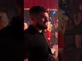 Nachtclub-Party: Ausgelassene Stimmung und Gesang #shorts