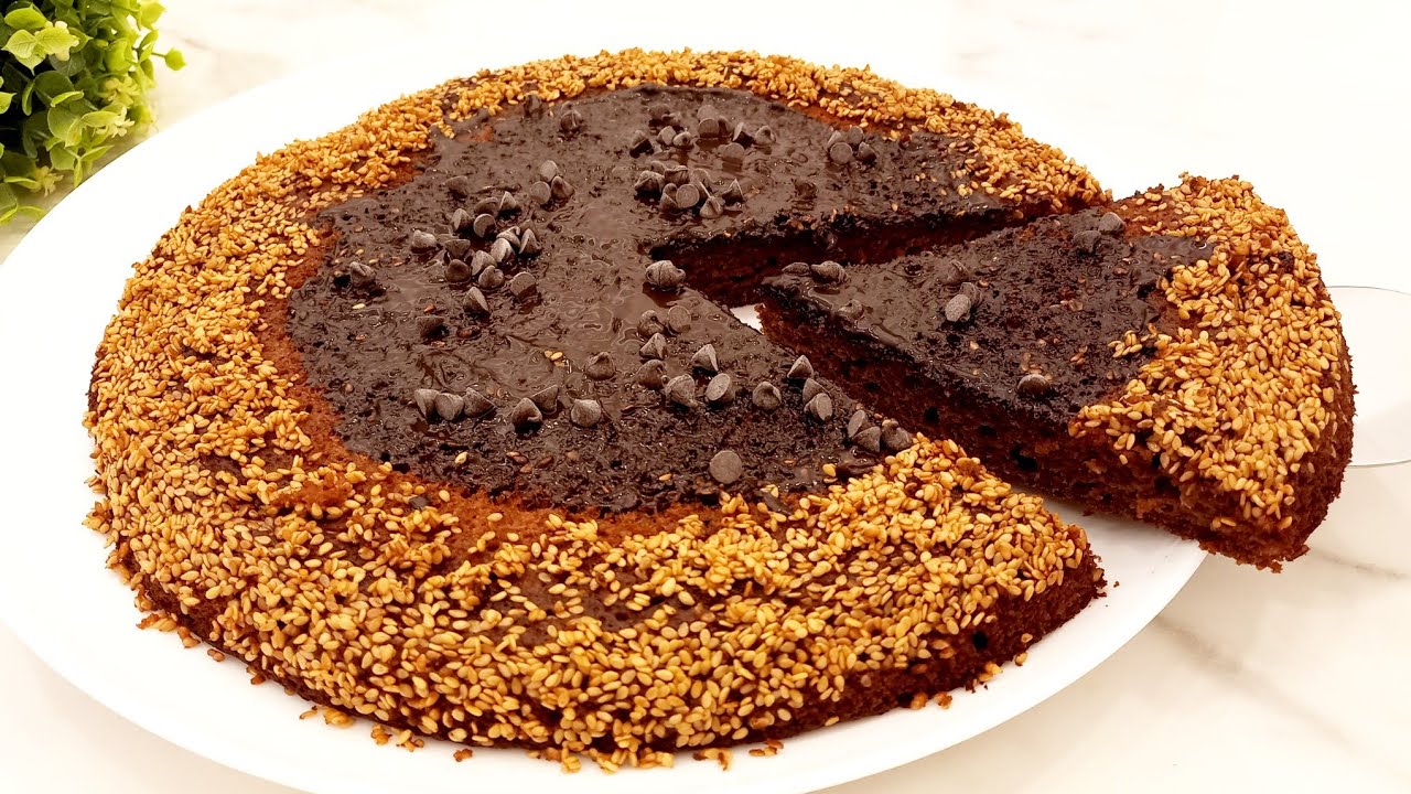 كيكة سهلة في الخلاط بدون سكر 🥰 كيكة شوكولاتة مكرملة بالزبيب/كيكة الزبيب/كيك بالزبيب من أطيب الوصفات 