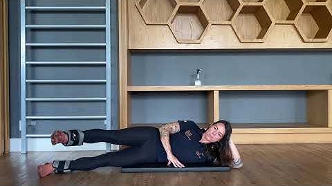 ABDUÇÃO E FLEXÃO UNILATERAL DO QUADRIL COM EXTENSÃO DO JOELHO