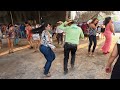 el de camisa verde , Cocho mero gallo como baila !! .