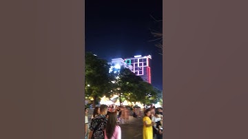 Dòng người chen chúc nhau ở đường hoa Nguyễn Huệ tối mùng 3 Tết Giáp Thìn 2024 #crowd #tetvietnam