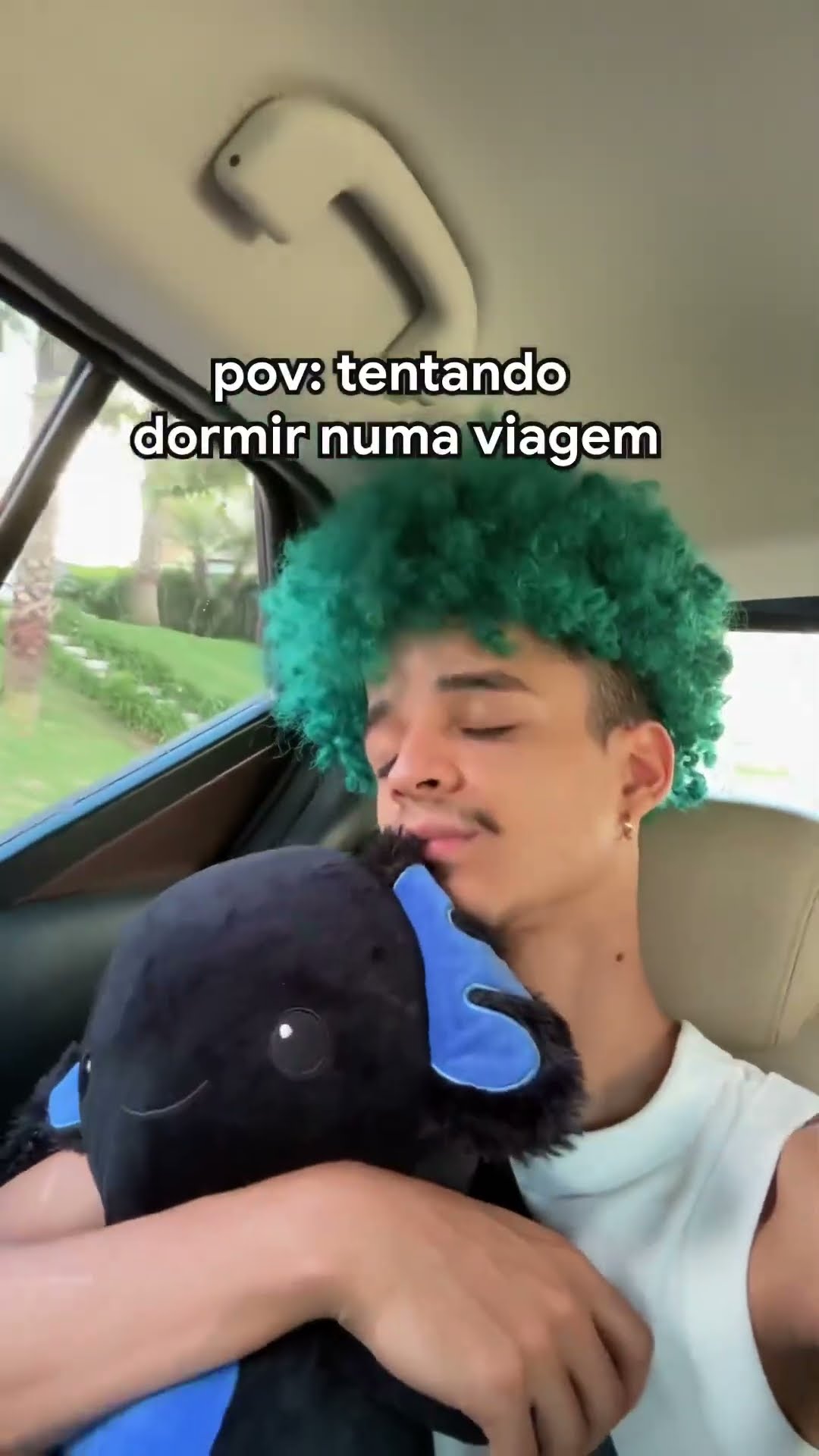 QUANDO VOCÊ TENTA DORMIR NA VIAGEM