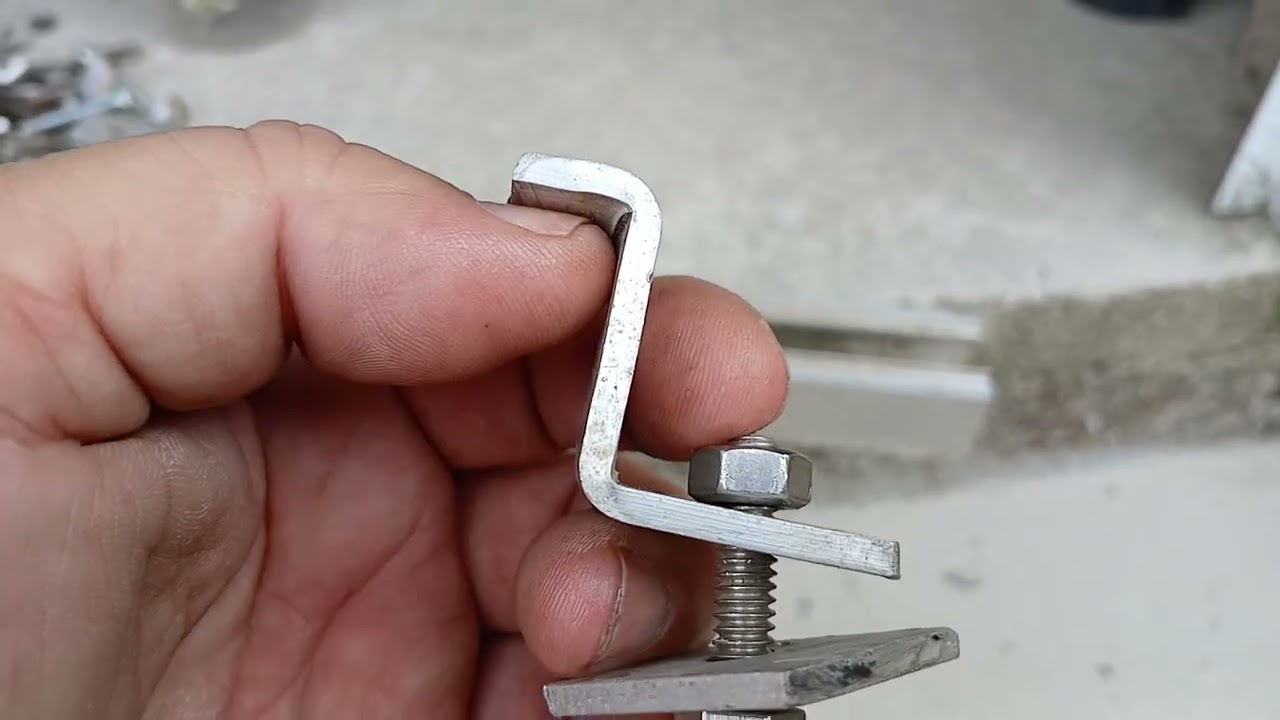 Suporte caseiro para fixação da placa solar 