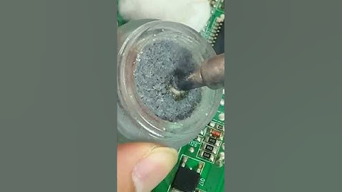 how to clean soldering tip. #solderingtutorial #solderingtips #solderingiron #soldering