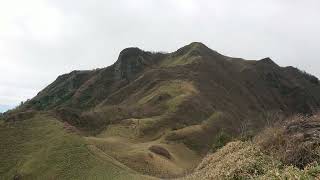 2022.5.7桑瀬峠から伊予富士の間の鞍部からのパノラマ