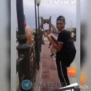 Urganchda shovot konoli kopiridan bola spor ustida ustiga benzin sapip yoqib arip tashagan 🚶