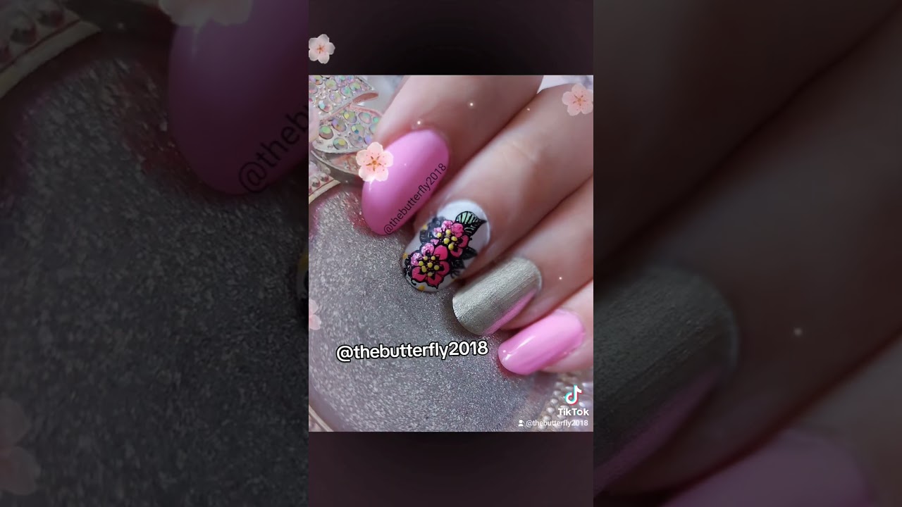 Spring nail art 🌸 I handmade it.  