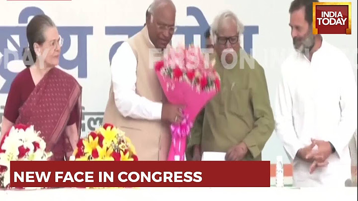 सोनिया गांधी और राहुल गांधी जल्द ही मल्लिकार्जुन खड़गे को कांग्रेस अध्यक्ष के रूप में आधिकारिक प्रभार देंगे