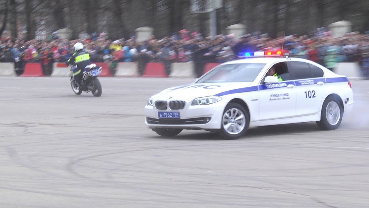 Показательные выступления в честь 300-летия полиции