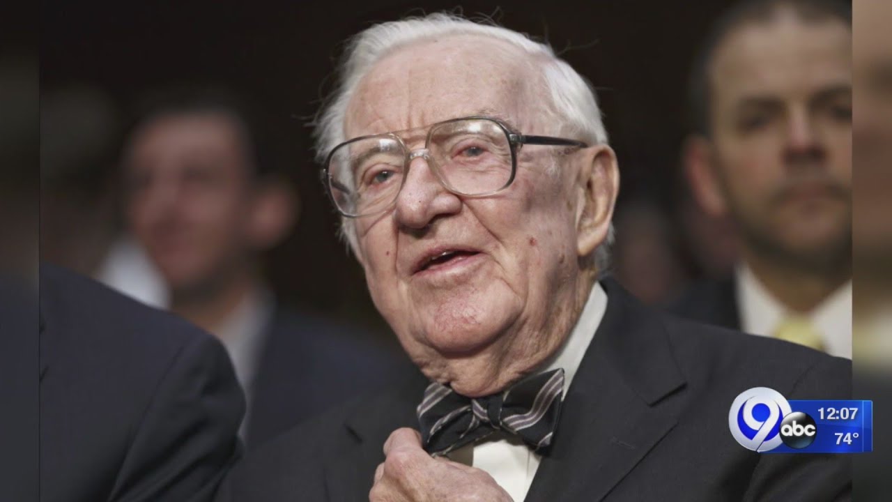 Former Supreme Court Justice John Paul Stevens dies at 99 - YouTube
