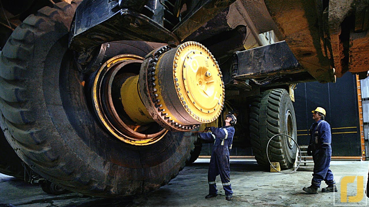 12 Amazing Big Machines Operating At Insane Levels - YouTube