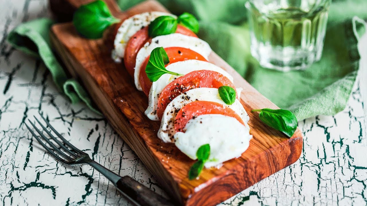 Insalata Caprese – Rezept für den Vorspeisen-Klassiker mit Tomate und ...