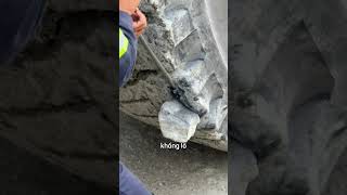 Họ đã mắc sai lầm khi làm hỏng lốp xe khai thác mỏ 😳