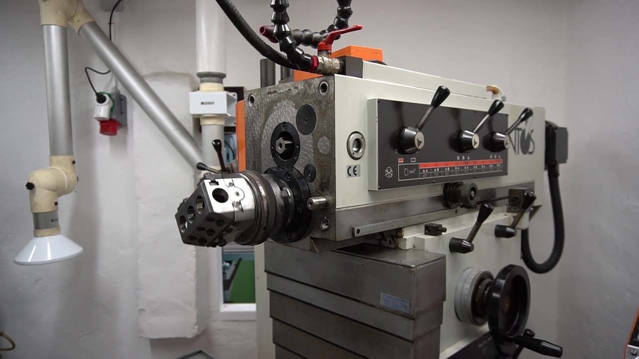 Intos FNGJ20 værktøjsfræser. -  Vertikalhovede demonteres for fræsning med horisontal spindel