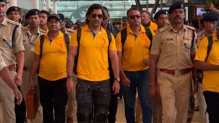 MS DHONI along with Team CSK Spotted at Mumbai Airport  #chennisuperking #csk