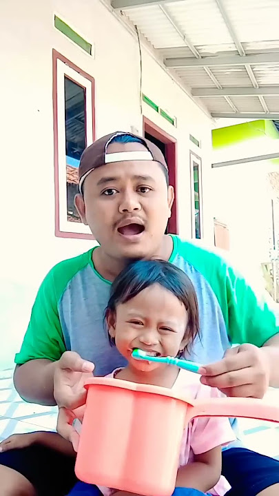 adek gosok-gosok gigi 😄#shorts #viral #lucu