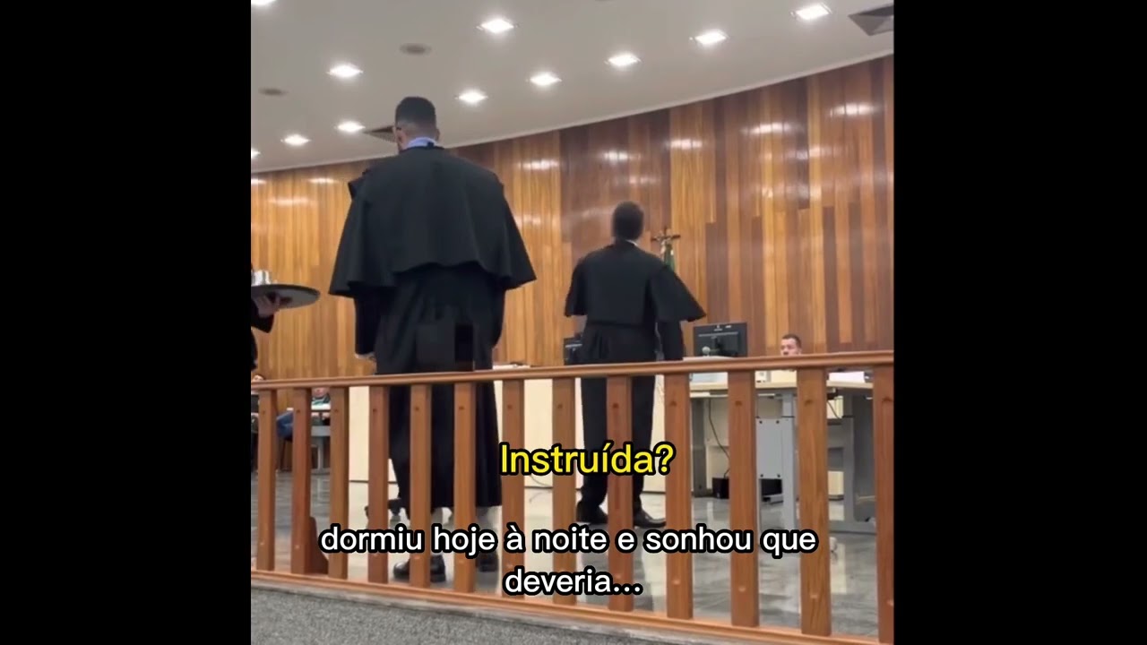 Advogado ironizando promotor