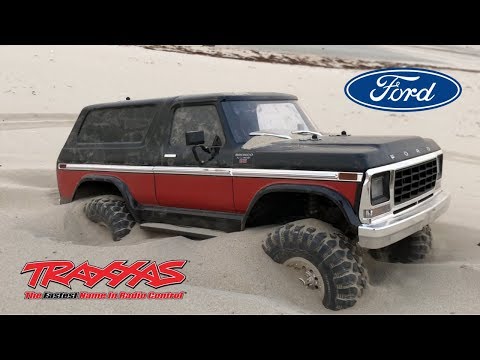 Video: Acest Baby Bronco RC Car Off-Roads Precum și Adevăratul Lucru