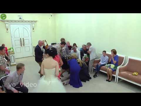 The groom fell during the wedding ceremony