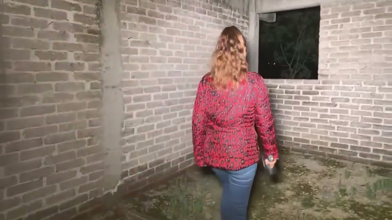 Alguien anda rondando el lugar cerca de nosotros