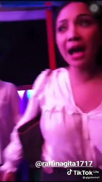 Lagi dimana gigi ini ya kok pakek salam pipi sama laki-laki,story wa, story wa kata2 bijak,story wa