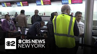 Delays already at Newark Airport as Thanksgiving rush starts