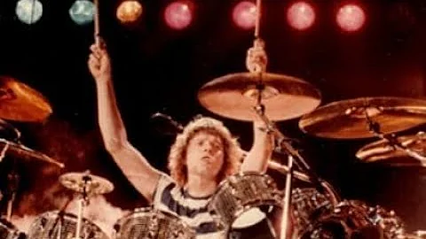 Gil Moore of TRIUMPH - Eddie Trunk Interview (May ...