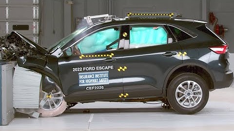 2022 Ford Escape updated moderate overlap crash test (extended footage)