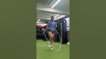 Jump rope like a pro with this 3 moves #footwork #boxer #jumprope #cardio #proboxer #boxing #gymgirl