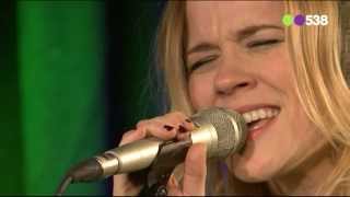 Video thumbnail of "Ilse Delange live  @EversStaatOp538 - Blue Bittersweet"