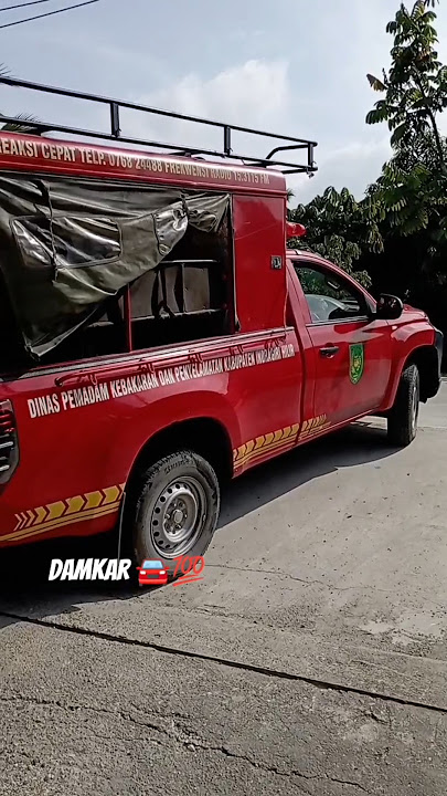 Damkar' mobil2 pemadam berangkat. .