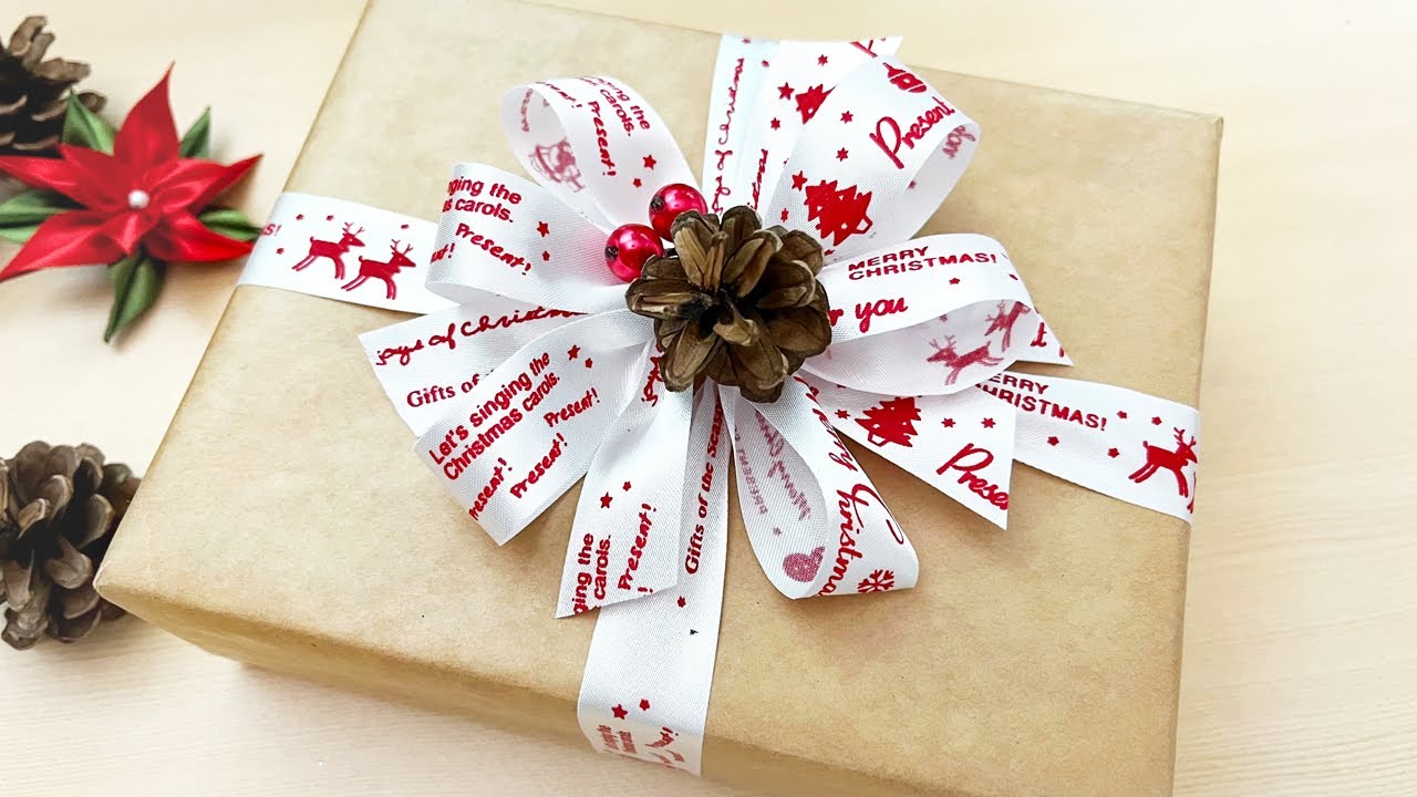 DIY, How to Tie a Ribbon Bow, Christmas Gift Wrapping, Wrapping Ideas ...