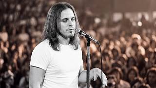 Ronnie Van Zant Stepped to the Mic and Said Duane Allman's Name — The Crowd Broke Down in Tears