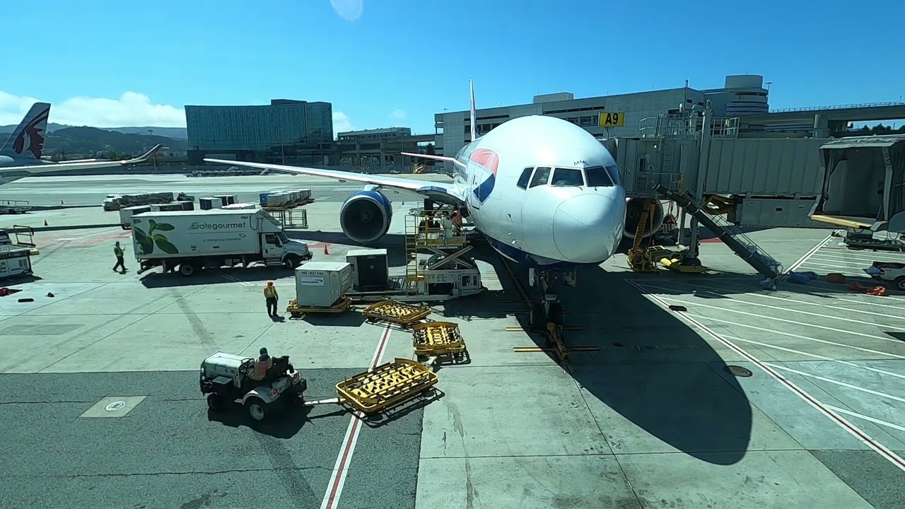 Boeing 777 G-YMML British Airways