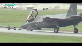 See How US Marines F-35B Collapses on Runway in Japan