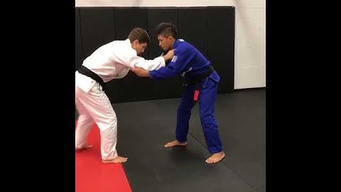 De La Riva to Single Leg X combo by Osvaldo Queixinho