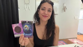 Capricorn - Someone *needs* to reach you. (Pay attention!)