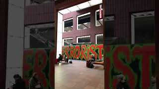 Belçika'nın başkenti Brüksel’deki trene “İsrail bir terör devletidir" yazıldı