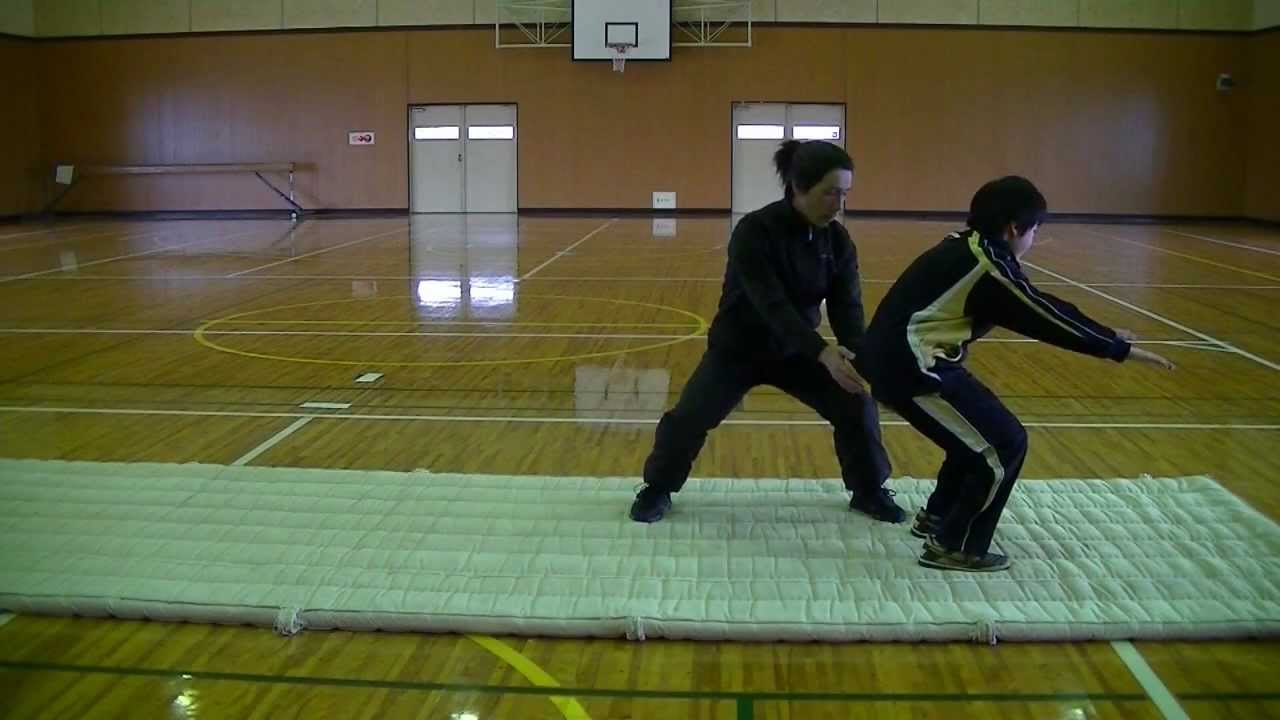 バク転は怖くない 1時間でできる怖くないバク転のやり方とコツ Breakdance Site