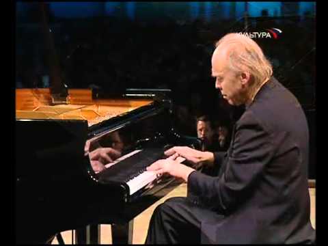 Valery Afanassiev plays Chopin Mazurka op. 67 no. 4 - video 2006