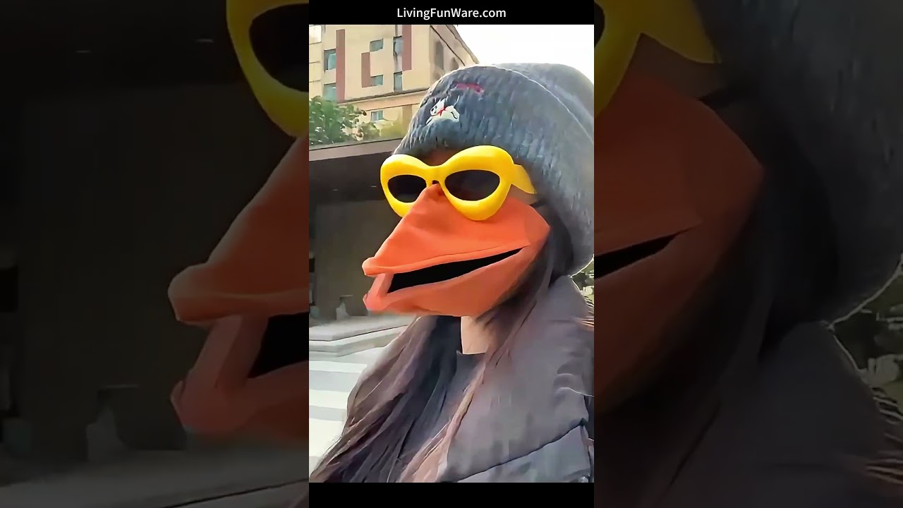 Гипнотизирующая маска с клювом вороны и солнцезащитными очками — согревает и привлекает взгляды