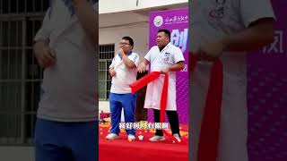 Physics teacher uses 2 meter plastic bag to test lung capacity, student quips   Teacher, you ve g