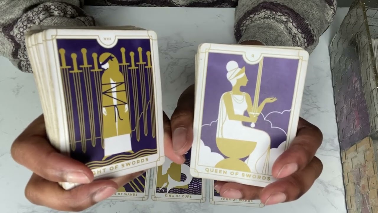 ♥️THIS PERSON’S FAMILY IS ENCOURAGING THEM TO COME TOWARDS YOU.