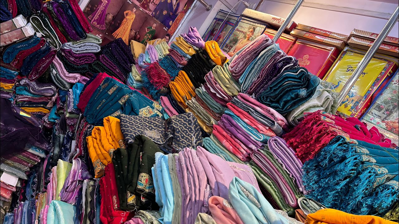 सूरत में फैंसी साड़ी यहाँ मिलेग आपको | Fancy Saree Wholesale Market | Jagdamba Saree House #surat