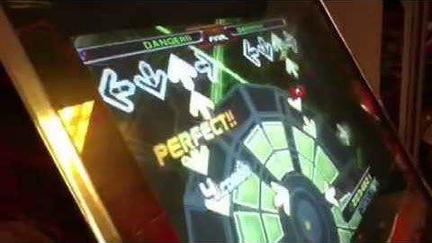 OMG, they fail at DDR! LOL