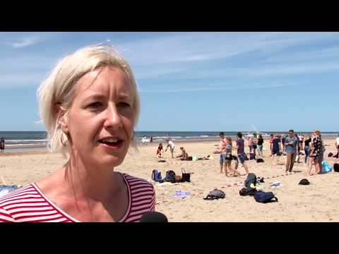 Kunstzinnige constructies op het strand van Castricum