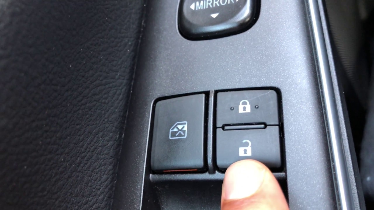 TOYOTA CAMRY - HOW TO LOCK AND UNLOCK DOORS - YouTube