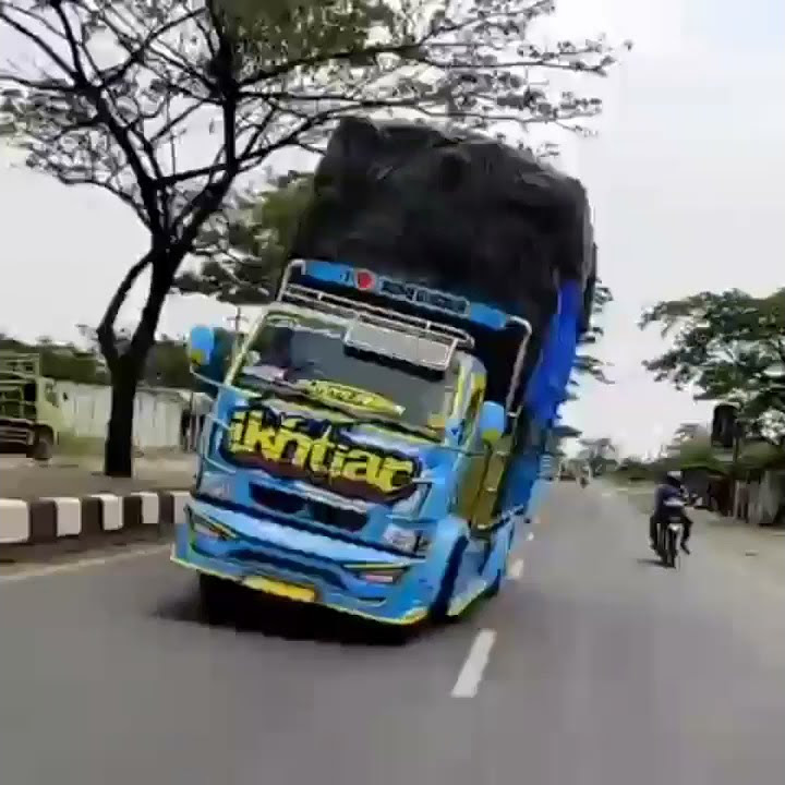 (VIRAL!!) story wa truk oleng dj emang lagi goyang keren abis!!