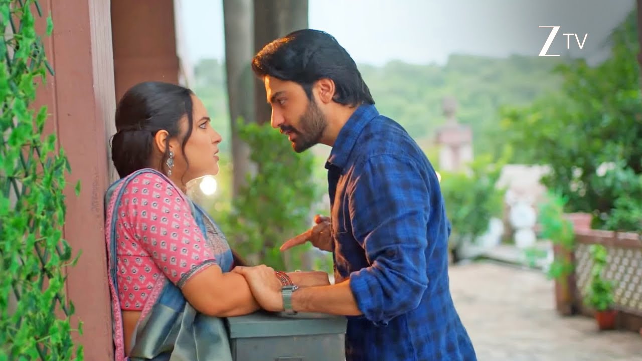 Vasudha | Will Madhav manage to stop Vasu from exposing Karishma and Megha's secret?