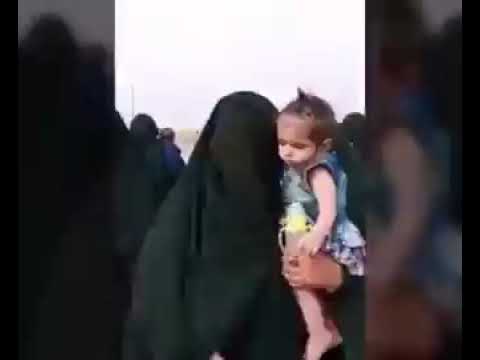 عراقية تعرض بنتها للبيع بسبب الفقر